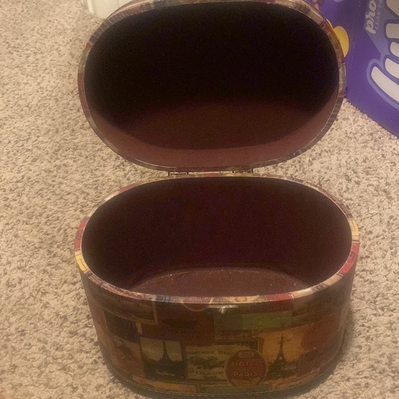 Parisian vintage box with handle - Picture 5 of 5